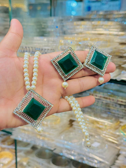 Elegant pearl Locket Set