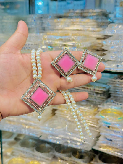 Elegant pearl Locket Set